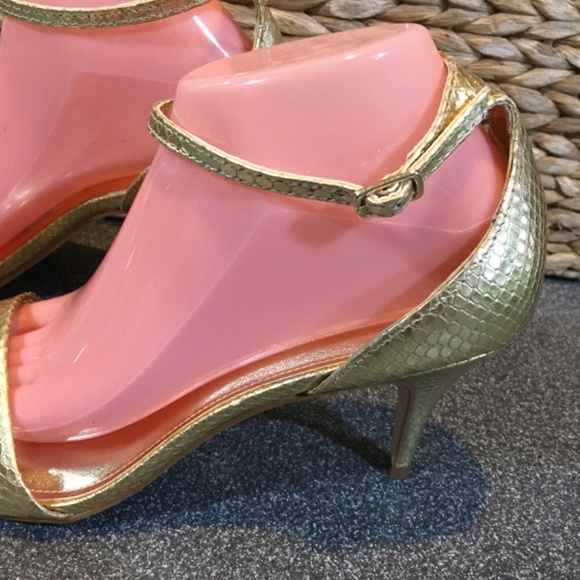 Lilly Pulitzer Gold “Natalie” Heels - Picture 7 of 15